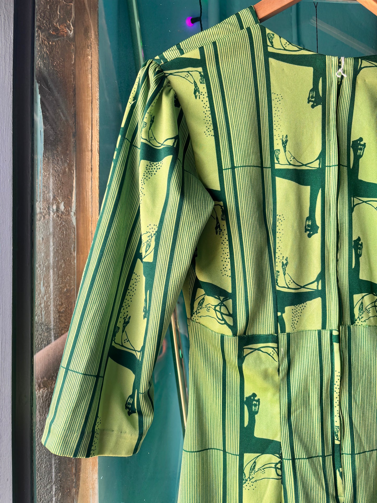 Vintage 1970s Green Graphic Print Dress