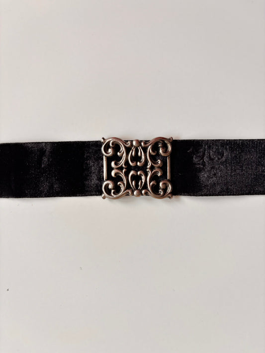 Vintage 1970s German Dirndl Velvet Choker