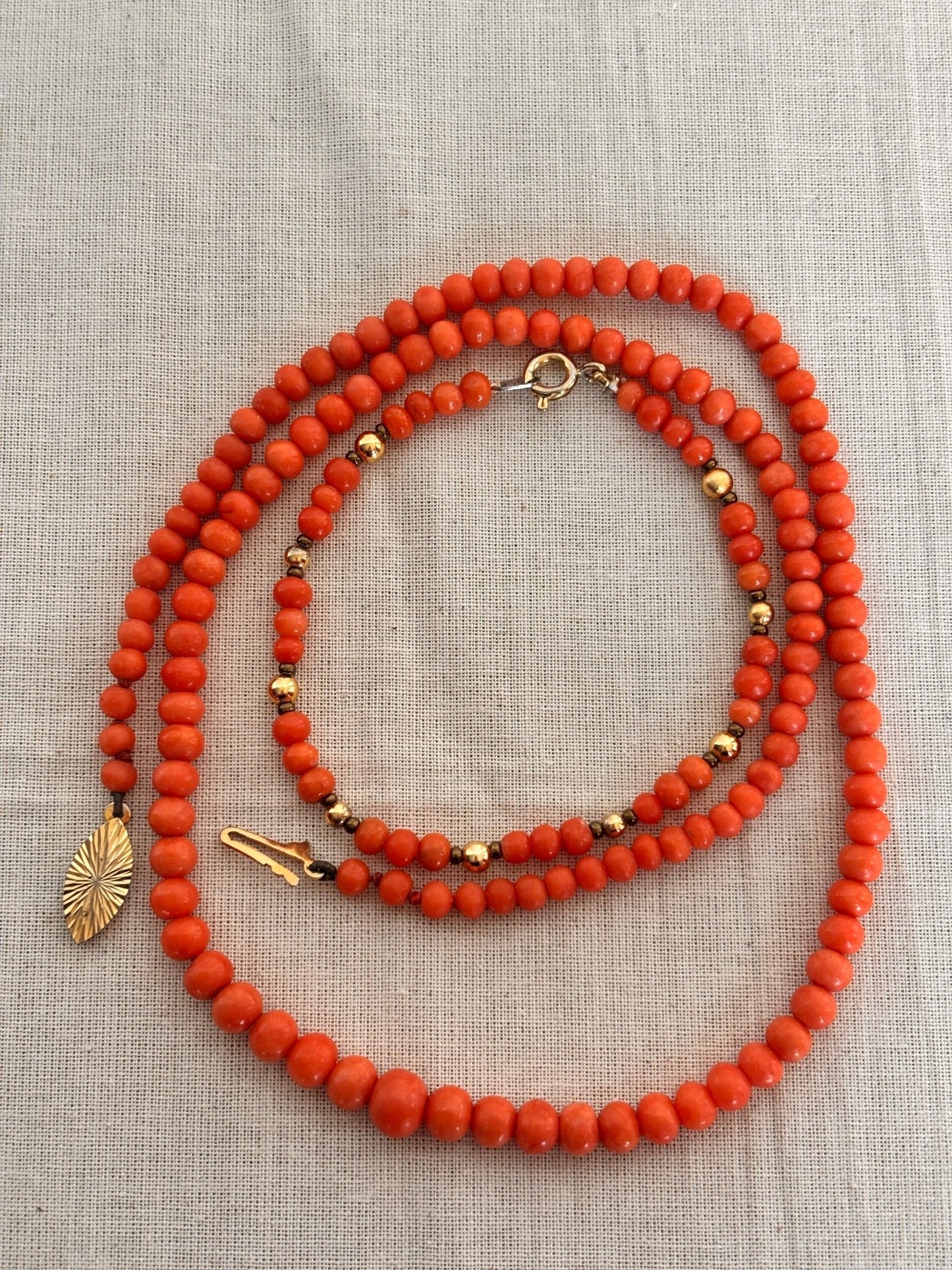 Antique Coral Bead Necklace & Bracelet Set - I'd Wear That
