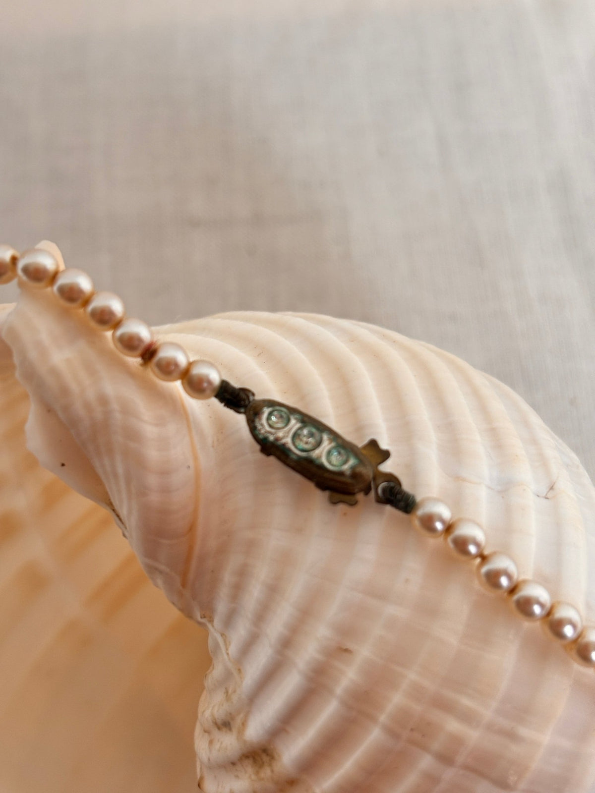 Graduated Vintage Faux Pearl Necklace with Decorative Clasp – 43.5cm - I'd Wear That