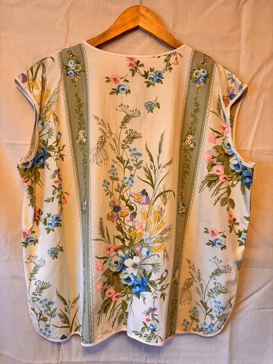 Vintage Floral Apron Top Cottagecore Meadow Print