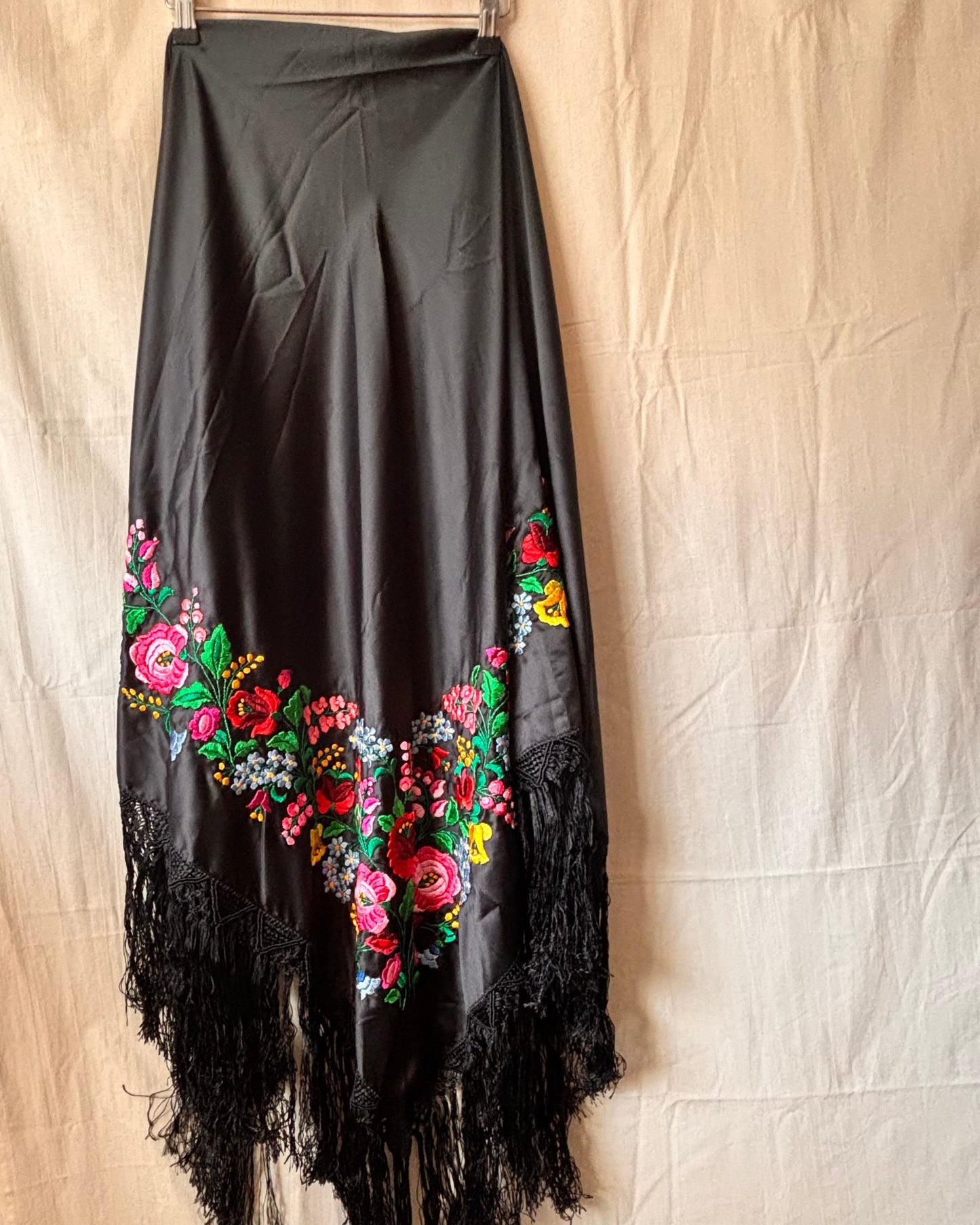 Vintage Hungarian Hand-Embroidered Shawl – Black Satin with Floral Folk Embroidery (1980s)