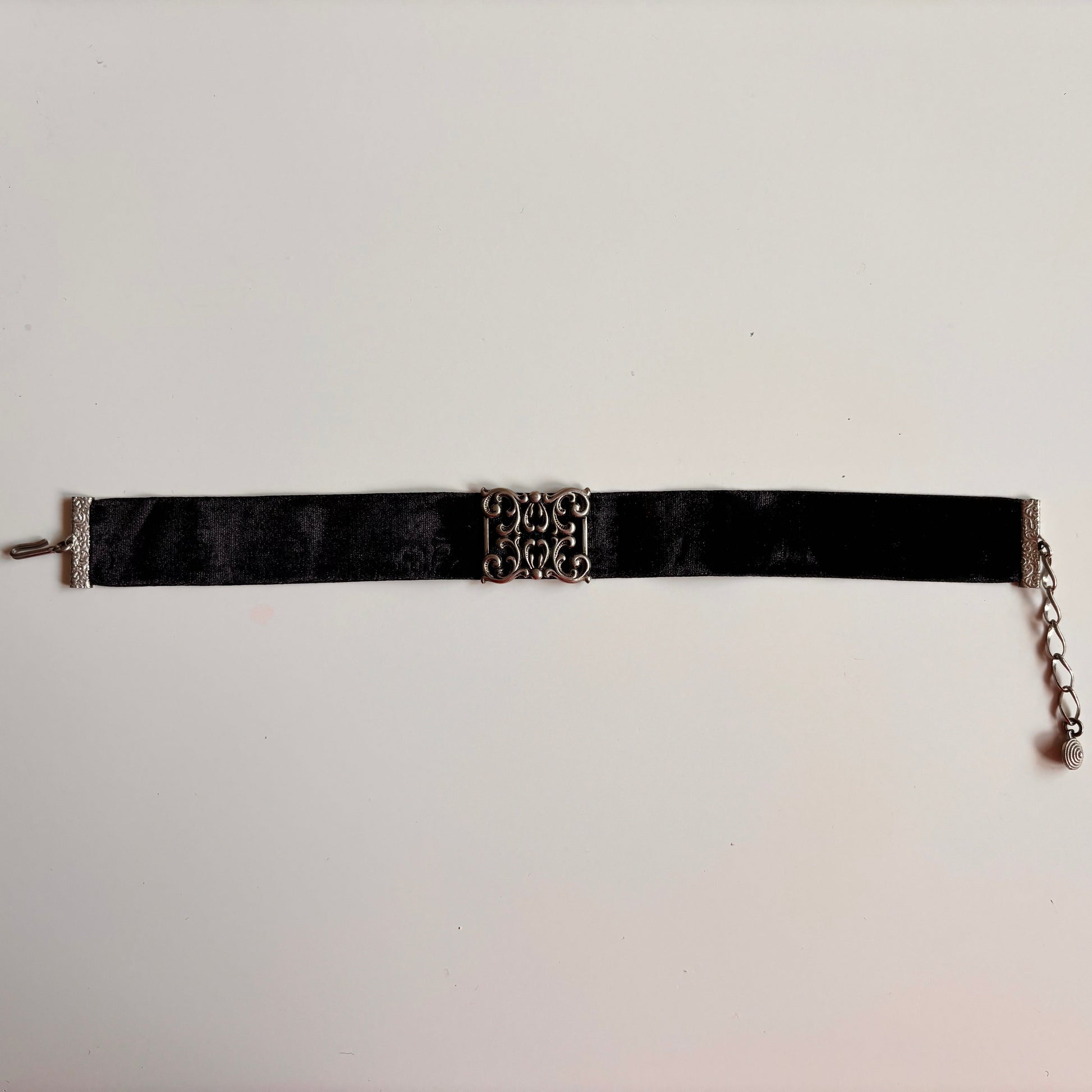 Vintage Bavarian 1970s black velvet choker necklace with silver details