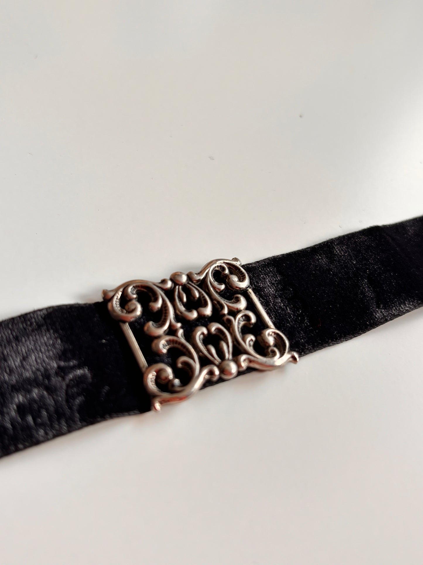 Vintage 1970s German Dirndl Velvet Choker