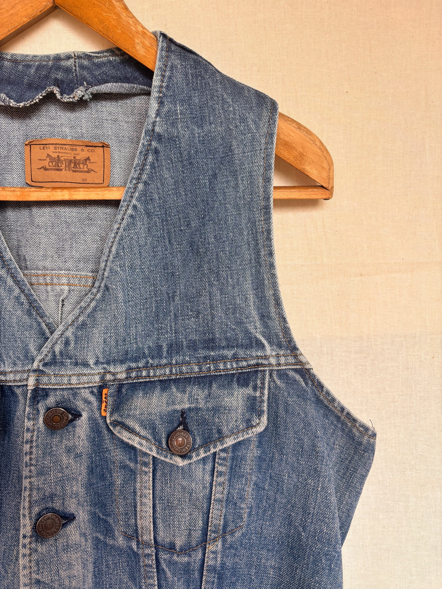 Vintage Levi’s Orange Tab Denim Waistcoat Vest – 70s/80s Light Wash