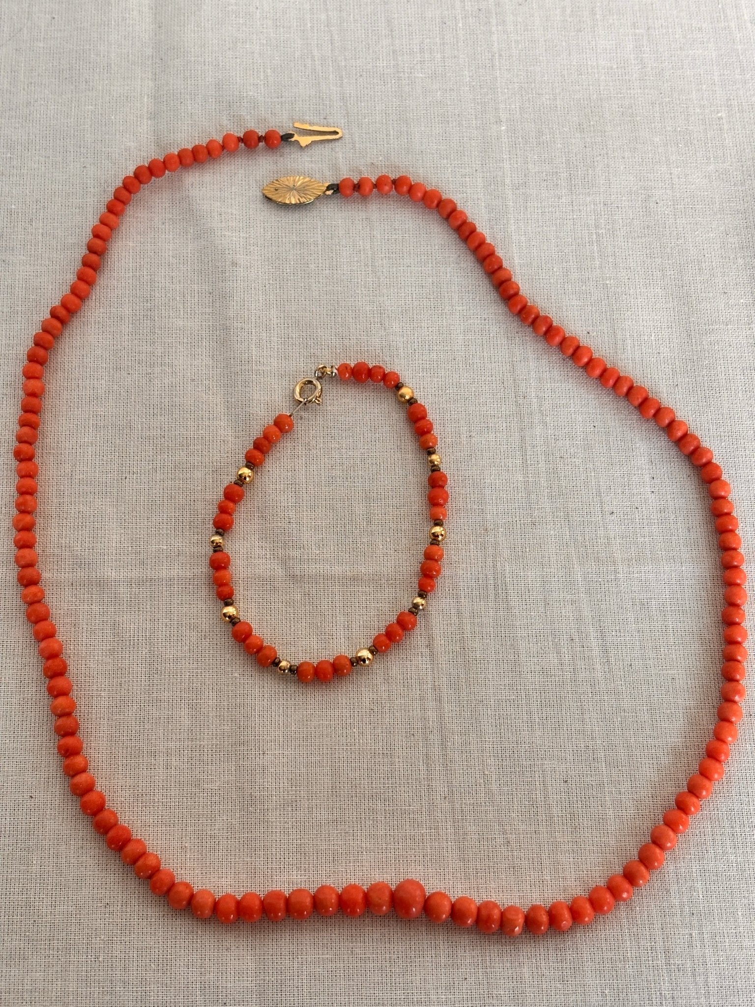 Antique Coral Bead Necklace & Bracelet Set - I'd Wear That