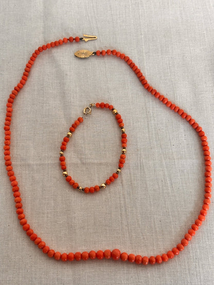 Antique Coral Bead Necklace & Bracelet Set - I'd Wear That