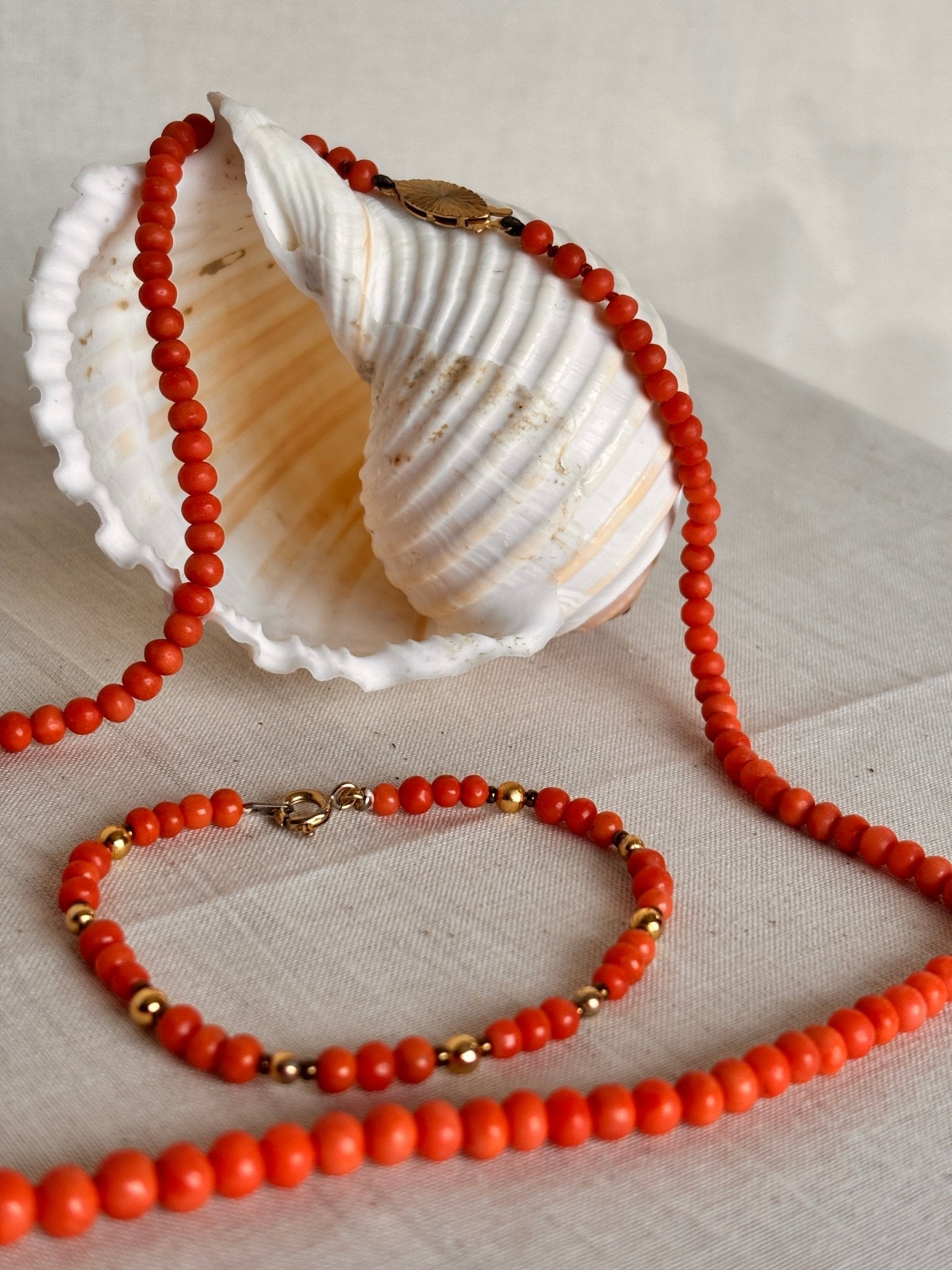 Antique Coral Bead Necklace & Bracelet Set - I'd Wear That