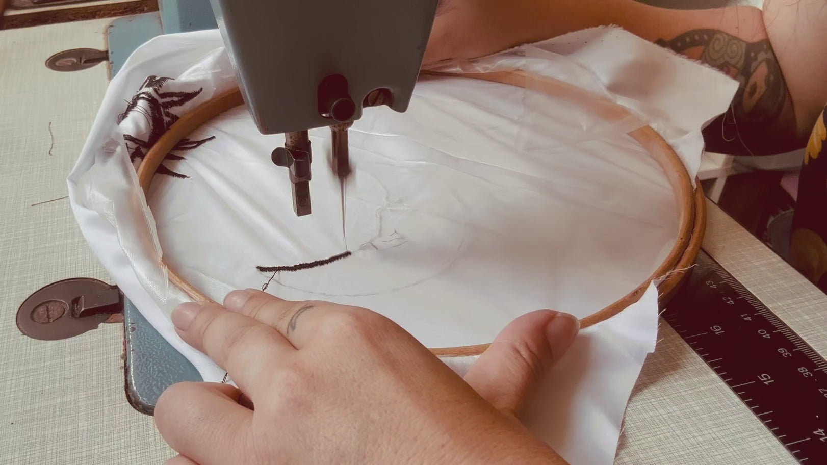 Load video: free motion embroidery in action on my Singer 20U