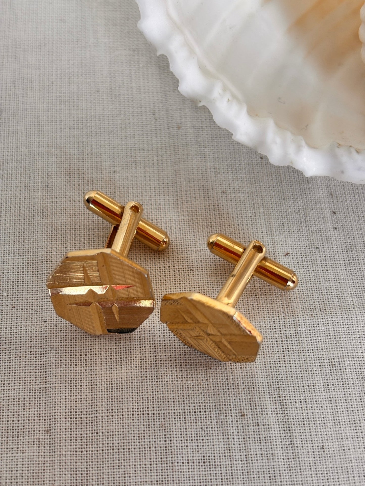 Vintage 1970s Geometric Cufflinks – Gold Tone - I'd Wear That