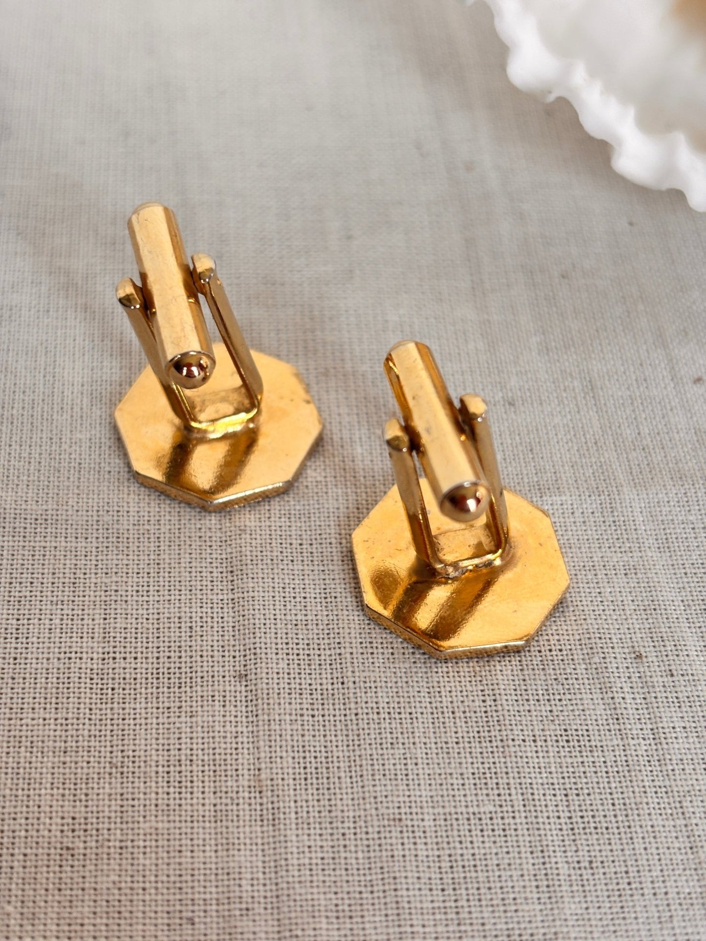 Vintage 1970s Geometric Cufflinks – Gold Tone - I'd Wear That