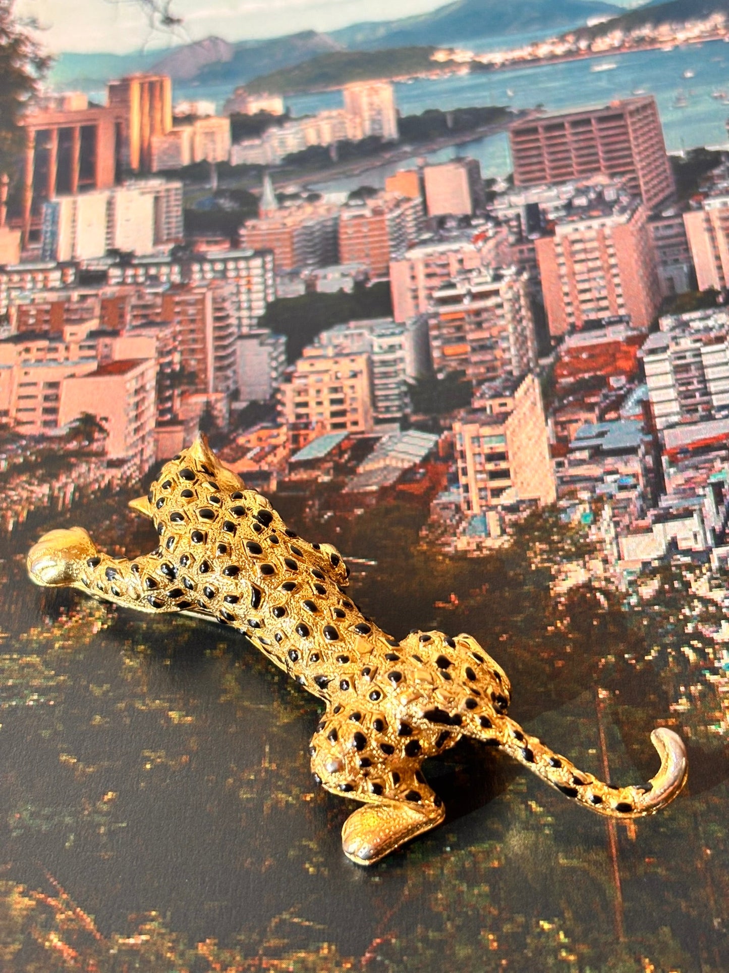 Vintage 80s Panther Brooch – Gold Tone Statement Pin - I'd Wear That