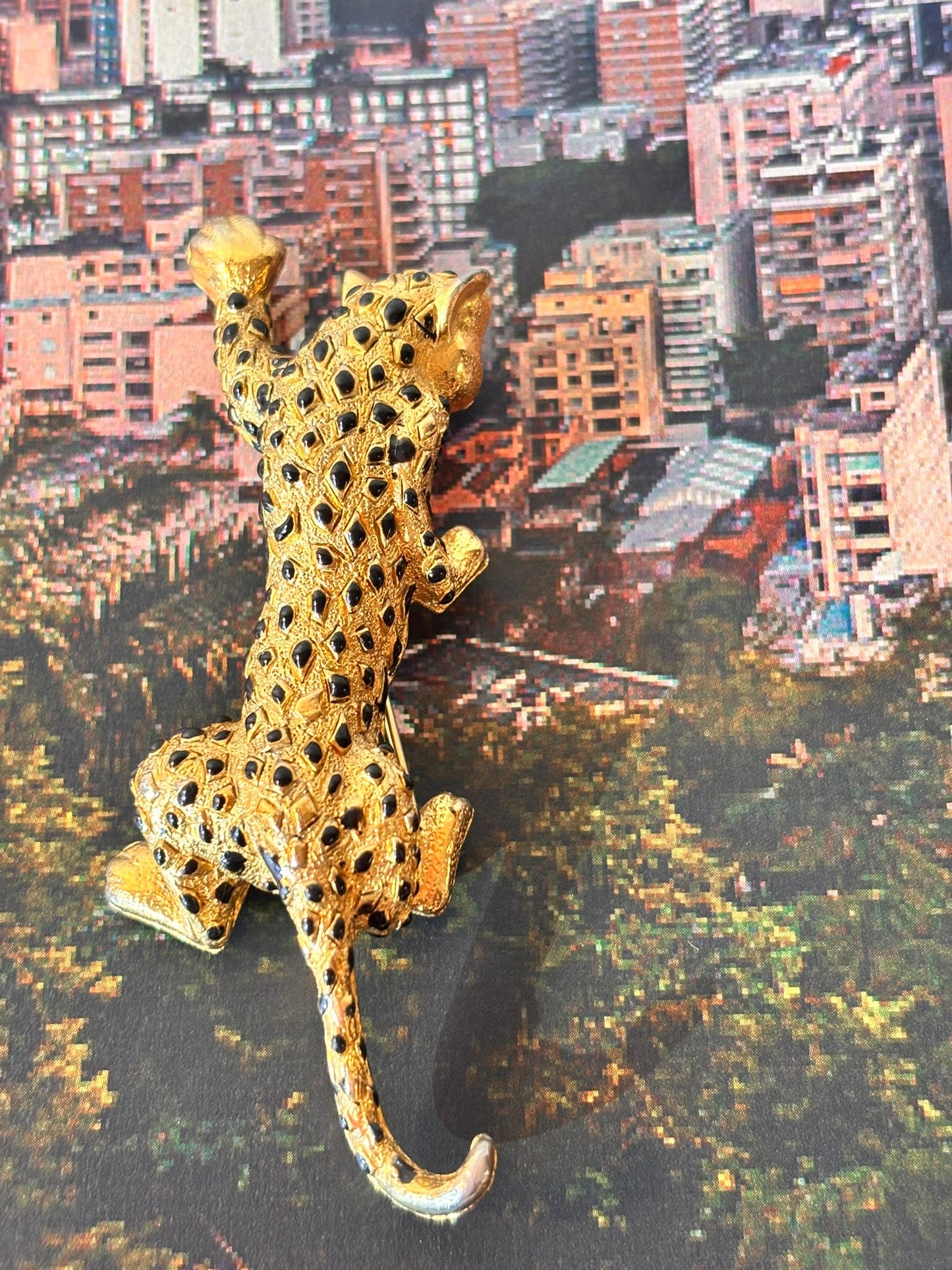 Vintage 80s Panther Brooch – Gold Tone Statement Pin - I'd Wear That