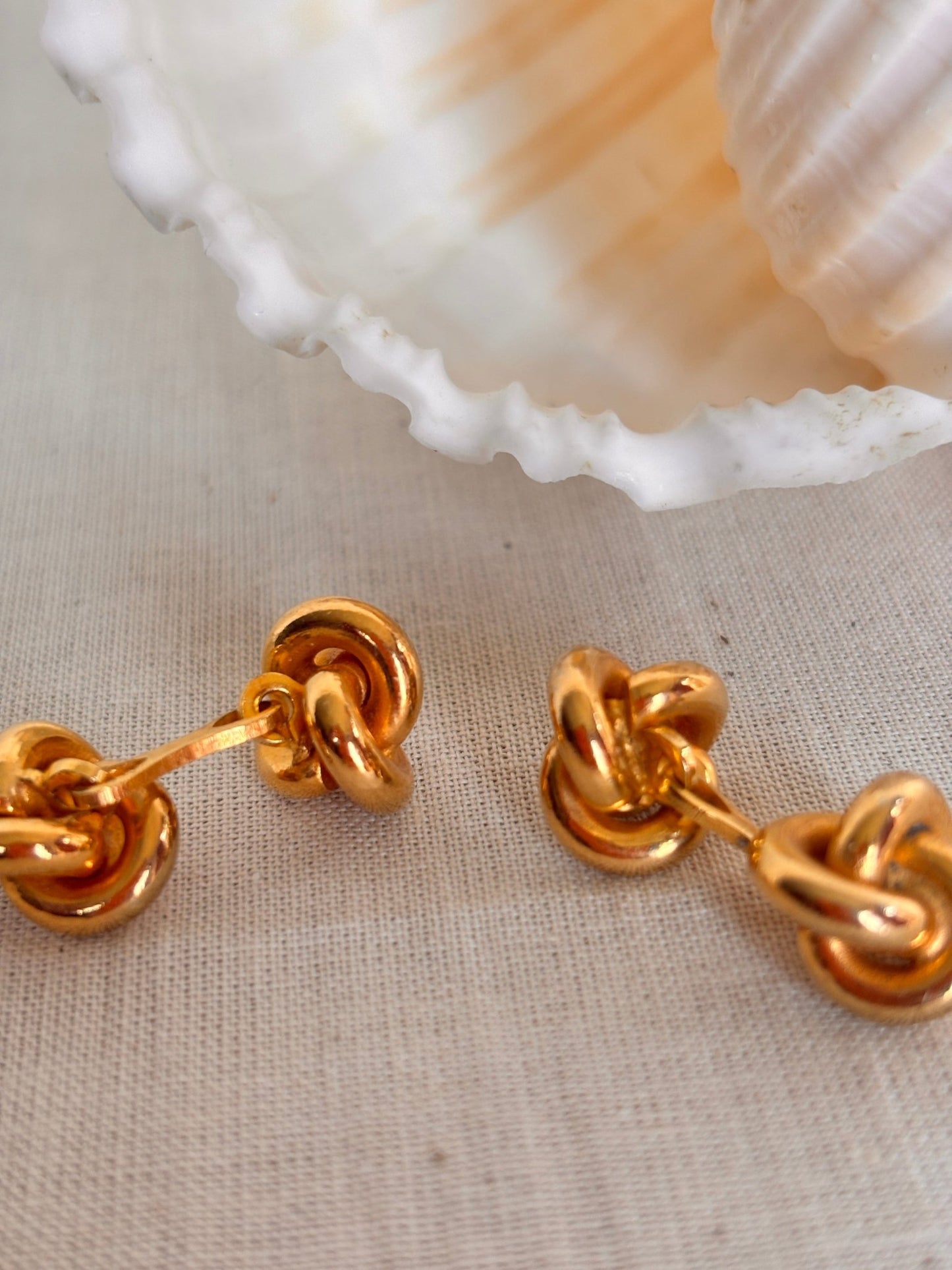 Vintage Knot Cufflinks – Gold Tone 1980s - I'd Wear That