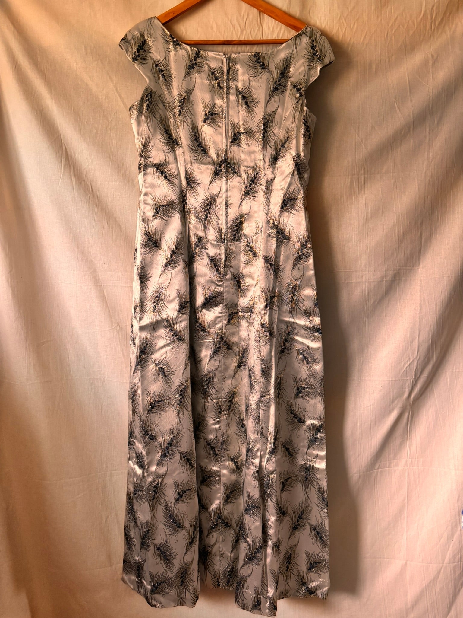 Vintage Silver Brocade Cocktail Dress with Feather Motif - I'd Wear That